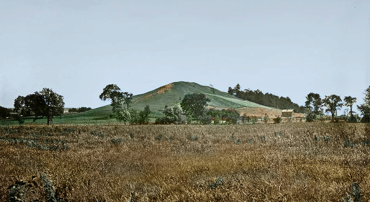 "The Hill Cumorah" (Cerro Cumorah) por George Anderson, coloreado por Katie Payne