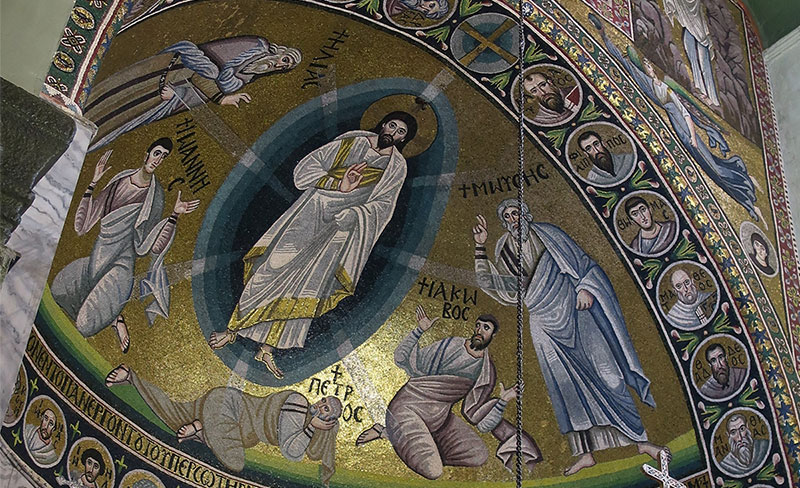 Mosaico de la transfiguración de Cristo sobre el altar en la capilla del monasterio de Santa Catalina en el Sinaí. Foto por Laura Paskett