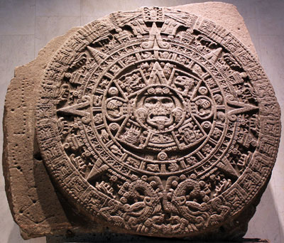 Tanto en las culturas del Antiguo Cercano Oriente como en las Mesoamericanas, la desgracia al comienzo del nuevo año habría sido vista como un mal presagio. Imagen de un calendario maya vía Wikimedia commons