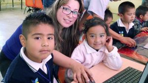 Estudiantes en México reciben apoyo gracias al voluntariado y donaciones de la Iglesia